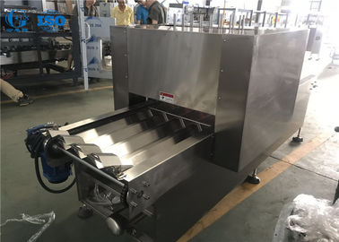 Un buon prezzo. Dispositivo di manicotto del cono automatico dell'acciaio inossidabile per la linea di produzione del cono gelato in linea