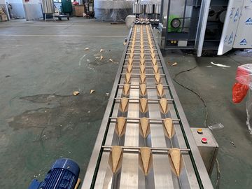 Un buon prezzo. Cono gelato degli ss che fa capacità di Pcs/H delle macchine 4000 - 5000 in linea