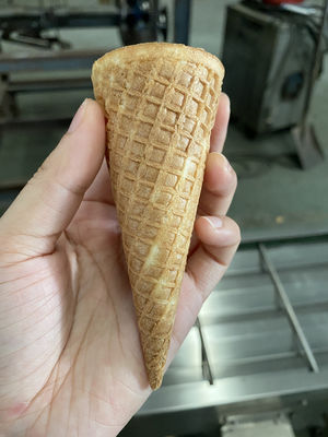 Un buon prezzo. Macchina dolce di cottura del cono della rampa automatica 304 in linea