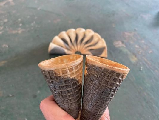 Un buon prezzo. Cono gelato 10kg/H di acciaio inossidabile che fa macchina in linea