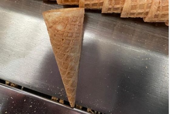 Un buon prezzo. Linea di produzione del cono gelato dello SpA 3.37kw 65mm in linea