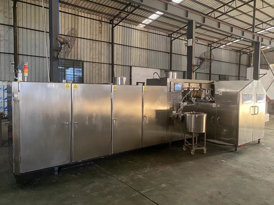 Un buon prezzo. 3.37kw macchiano automaticamente il piatto bollente vicino d'acciaio del creatore del cono gelato in linea
