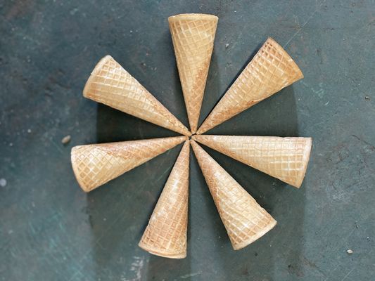 Macchina fabbricante 380V del cono gelato di alta efficienza