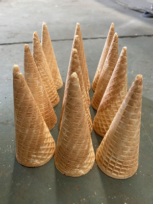 Un buon prezzo. Tipo macchina automatica piena del tunnel del cono gelato di 3000pcs/h in linea